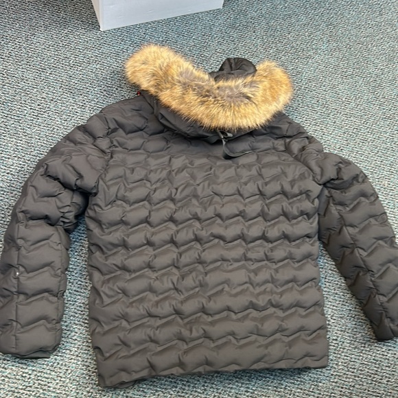 NWOT Misty Mountain Mens Winter Jacket - Size Large - Picture 3 of 4